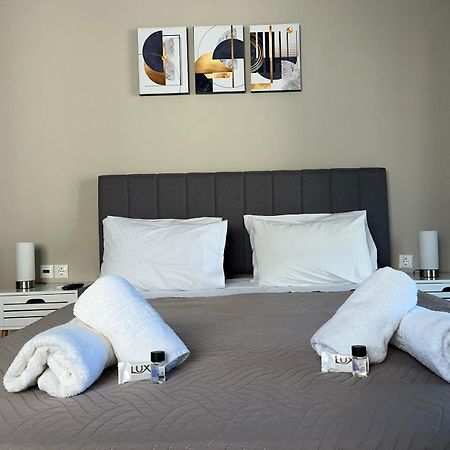 Modern Central Αpt 500M From The Beach. Chania  Luaran gambar